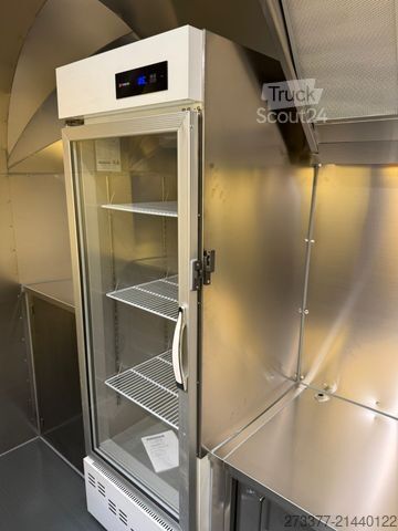 Prodajna prikolica ESSELMANN Delistar Foodtruck 6000 ähn. Airstream