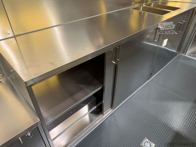 Prodajna prikolica ESSELMANN Delistar Foodtruck 6000 ähn. Airstream