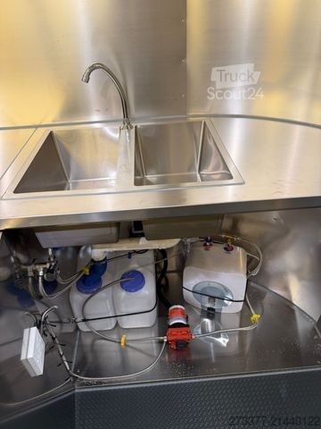 Prodajna prikolica ESSELMANN Delistar Foodtruck 6000 ähn. Airstream