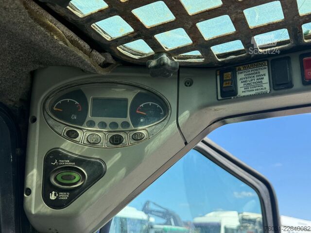 Kolesni nakladalnik BOBCAT T190 SKIDSTEER Closed Cabine High Flow *2560 Hou
