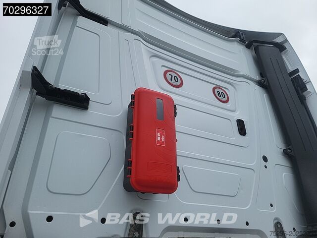 Опасные вещества Mercedes Actros 1845 Actros 4X2 StreamSpace Retarder ADR...