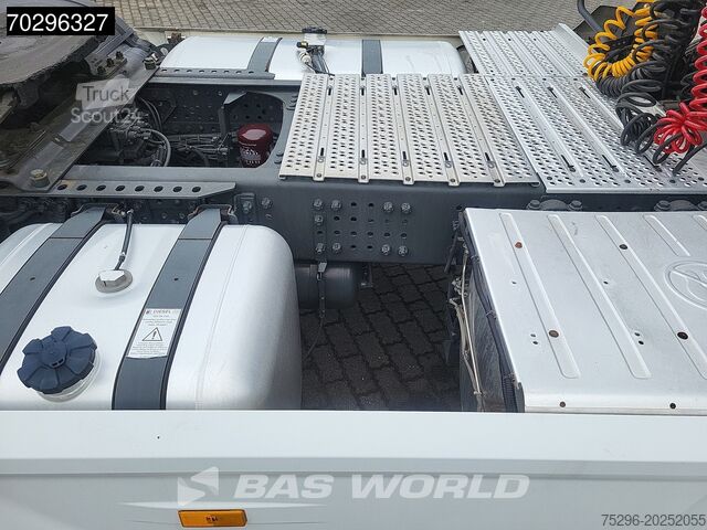 Опасные вещества Mercedes Actros 1845 Actros 4X2 StreamSpace Retarder ADR...