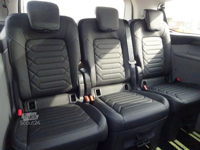Minibus FORD Tourneo Custom L2 Titanium X Matrix Pano B&O AHK
