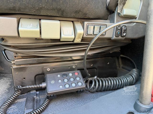 Holztransporter LKW MERCEDES-BENZ Actros 2660 6x4 Holztransport mit Kran Penz 10Z8