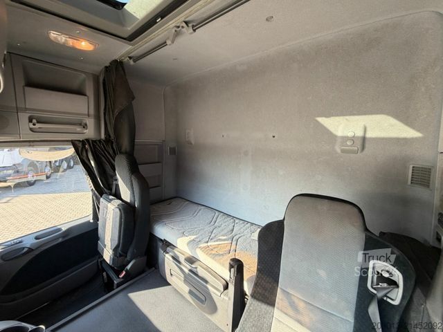 Holztransporter LKW MERCEDES-BENZ Actros 2660 6x4 Holztransport mit Kran Penz 10Z8