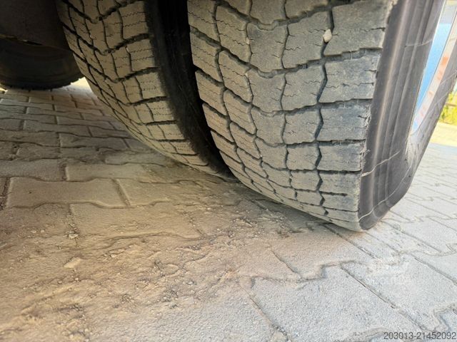 Holztransporter LKW MERCEDES-BENZ Actros 2660 6x4 Holztransport mit Kran Penz 10Z8