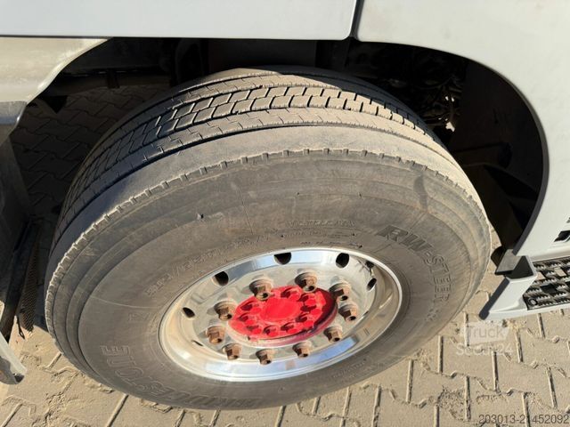 Holztransporter LKW MERCEDES-BENZ Actros 2660 6x4 Holztransport mit Kran Penz 10Z8