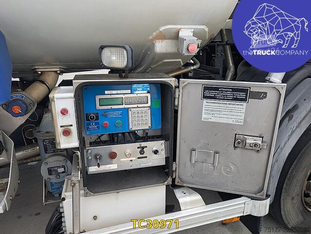 Cisterna Renault Premium 270