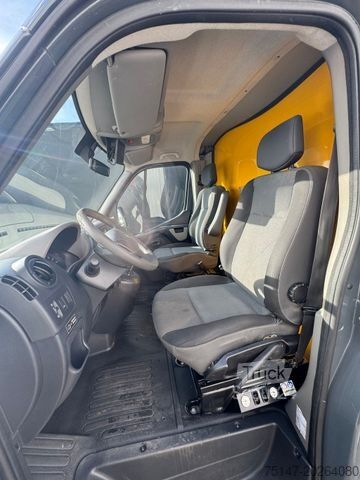 Transporter mit Koffer RENAULT Master 2.3 dCi Koffer 4,32m Klima Luftfederung