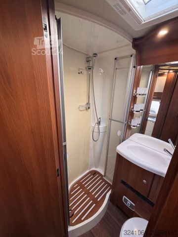 Інтегрований автокемпер CARTHAGO chic e-line I 51 Linerclass Hubst. Lithiu 300 AH