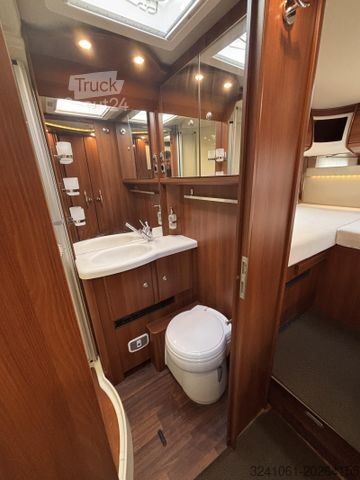 Інтегрований автокемпер CARTHAGO chic e-line I 51 Linerclass Hubst. Lithiu 300 AH