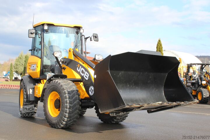 Nakladae na kolovém podvozku JCB Radlader 409 inkl. Schaufel + Gabel
