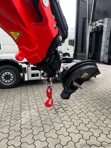 Speciální nákladní automobil VOLVO FH 500 8x4 Kran F820 RA2.27 Jib & Winde Sofort