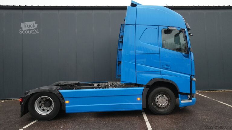 Standaard-SZM Volvo FH 480 LNG Globetrotter tractor unit