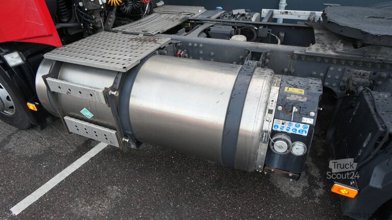 Standaard-SZM Volvo FH 420 LNG Globetrotter tractor unit