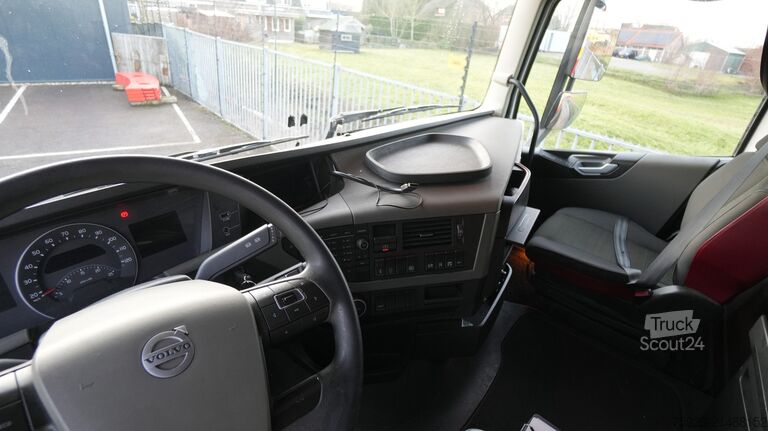 Standaard-SZM Volvo FH 420 LNG Globetrotter tractor unit