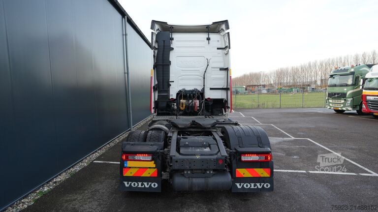 Standaard-SZM Volvo FH 420 LNG Globetrotter tractor unit