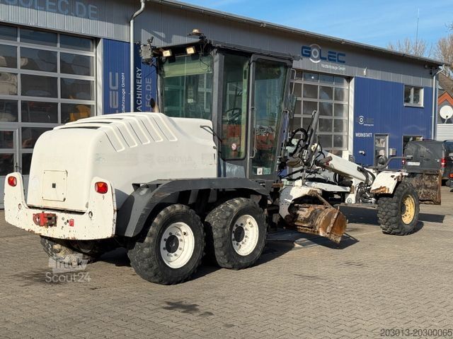 Niveleuse NEW HOLLAND F106.6A alrrad 6x6 Grader 12 Ton - 10.700 Std