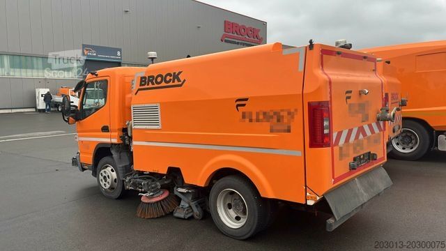 Anpassad skåpbil MITSUBISHI Canter FUSO Kehrmaschine BROCK SL140 4 m³