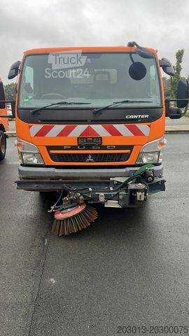 Anpassad skåpbil MITSUBISHI Canter FUSO Kehrmaschine BROCK SL140 4 m³