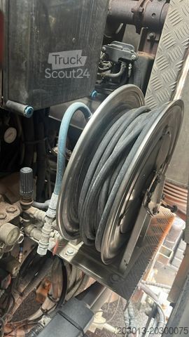 Anpassad skåpbil MITSUBISHI Canter FUSO Kehrmaschine BROCK SL140 4 m³