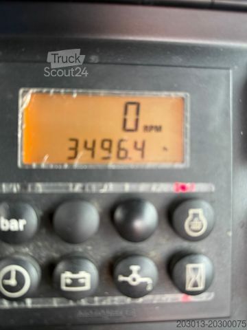 Anpassad skåpbil MITSUBISHI Canter FUSO Kehrmaschine BROCK SL140 4 m³
