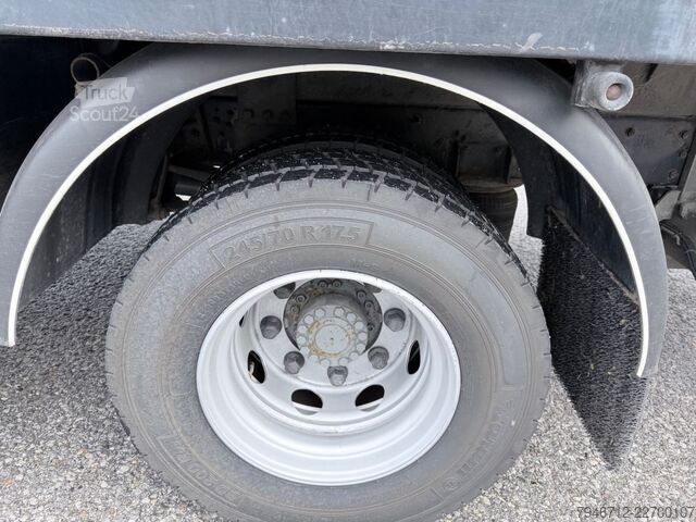 Platformas kravas automašīna ar tentu DAF LF 45-220 Pritsche Plane Lbw ADR 581.000 Km