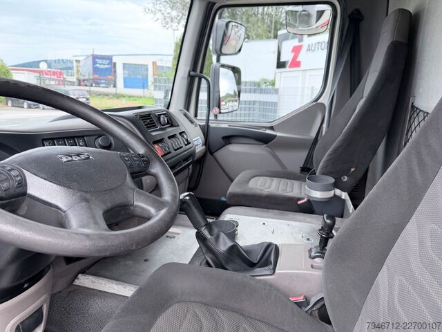 Platformas kravas automašīna ar tentu DAF LF 45-220 Pritsche Plane Lbw ADR 581.000 Km