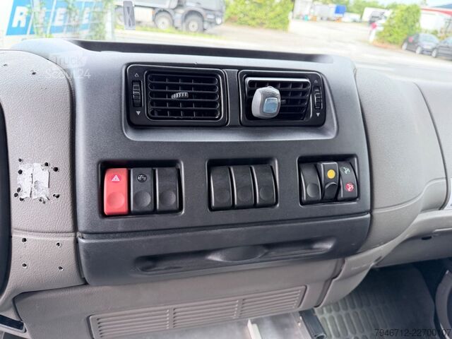 Platformas kravas automašīna ar tentu DAF LF 45-220 Pritsche Plane Lbw ADR 581.000 Km