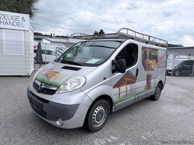 Minibus OPEL Vivaro 2,5 CDTI 107 kW 6 Sitzer Kasten DOKA AHK