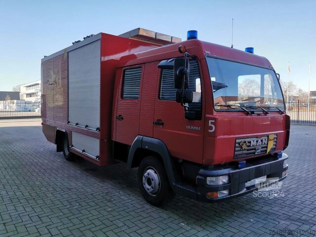 Véhicule de lutte contre les incendies MAN LE 10.225 LC 4x2 DOKA