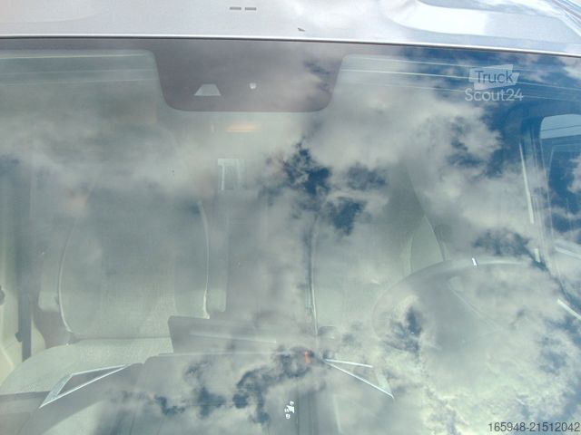 Kastenwagen Wohnmobil / Campervan PÖSSL 2 Win R Plus 165 PS Heavy - schöner Schaden