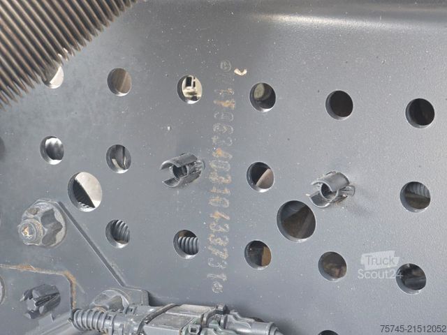 Standardowy ciągnik siodłowy MERCEDES-BENZ ACTROS 1845 * ACC * DIGITAL DASH * 2X TANK *