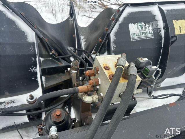 Pulluk Tellefsdal V-plough high w/ new steel. 3 meters