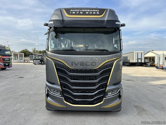 Szabványos közúti nyergesvontató Iveco S-WAY 500 "50°ANNIVERSARIO"