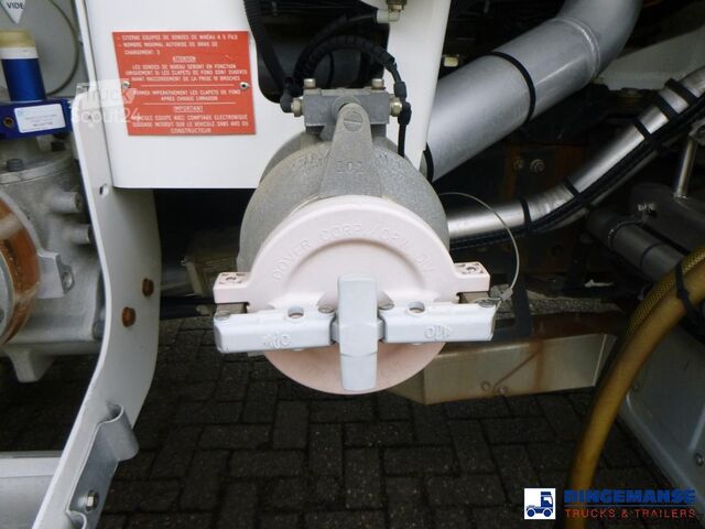 Tankowiec Volvo FL 280 4X2 fuel tank 13.8 m3 / 4 comp / ADR 13-...