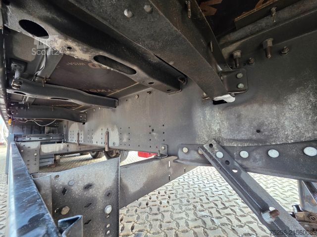 Auflieger mit Arbeitsbühne SCHMITZ CARGOBULL SCS 24/L - 13.62 / Lift/ CONTAINERVERRIEGELUNG !