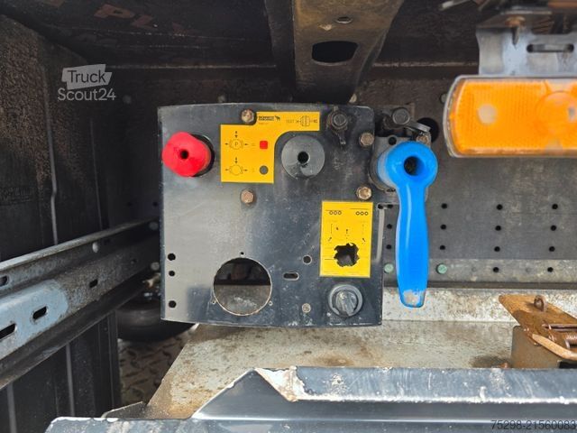 Auflieger mit Arbeitsbühne SCHMITZ CARGOBULL SCS 24/L - 13.62 / Lift/ CONTAINERVERRIEGELUNG !