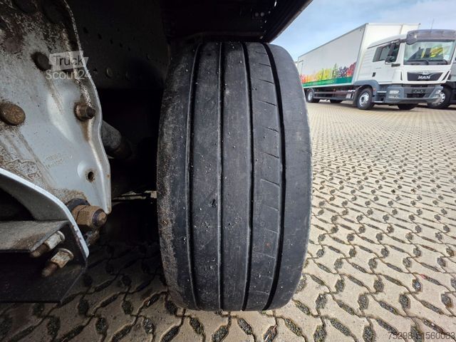 Auflieger mit Arbeitsbühne SCHMITZ CARGOBULL SCS 24/L - 13.62 / Lift/ CONTAINERVERRIEGELUNG !