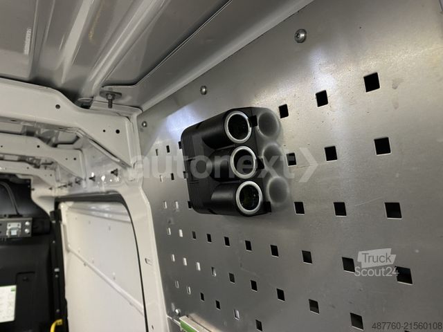 High top van VW Crafter 35 *WERKSTATT* AHK3,5t+Dachträger (6888)