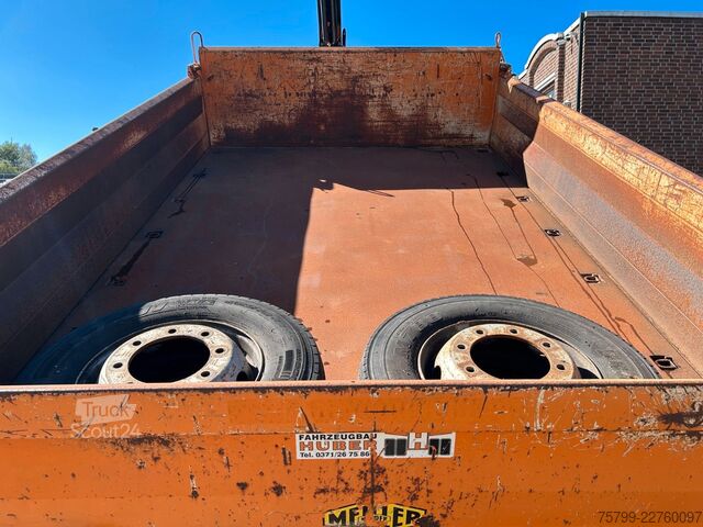 Camion-benne tricar DAF 16.250LF Meiller 3-Skipper +MKG HLK106-HP Kran