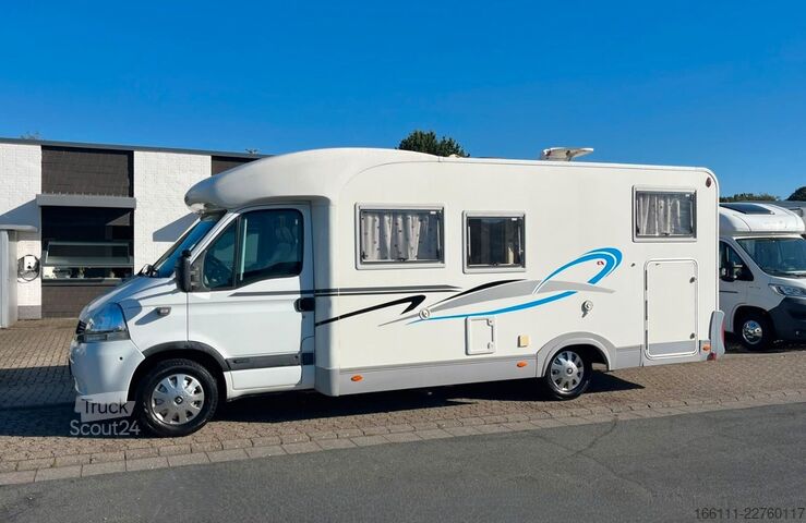 Yarı entegre karavan ADRIA 687 SP - Festbett - Automatik - Klima - AHK -