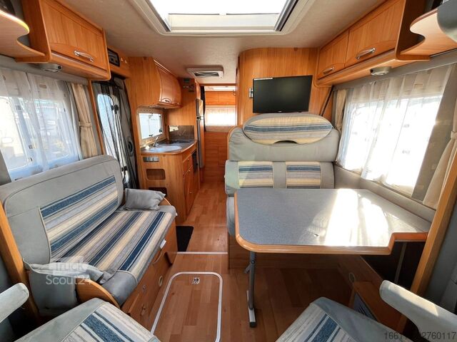 Yarı entegre karavan ADRIA 687 SP - Festbett - Automatik - Klima - AHK -