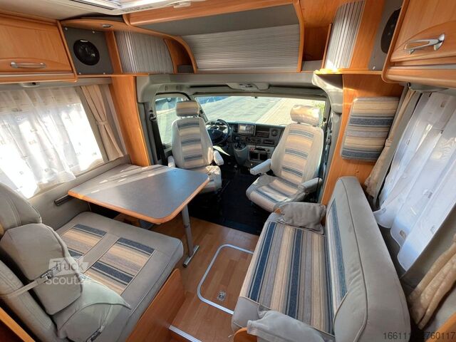 Yarı entegre karavan ADRIA 687 SP - Festbett - Automatik - Klima - AHK -