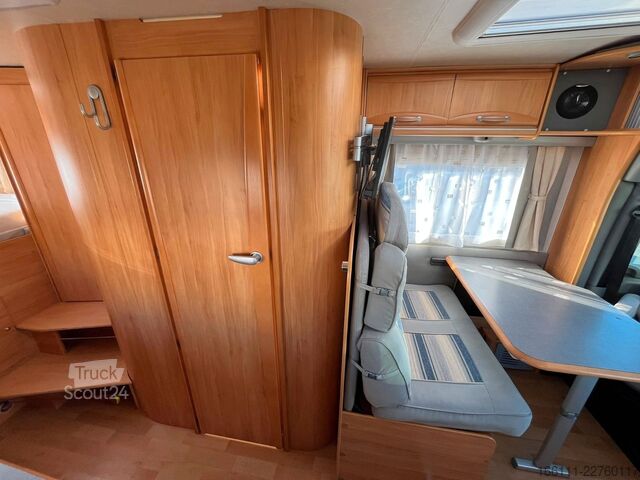Yarı entegre karavan ADRIA 687 SP - Festbett - Automatik - Klima - AHK -