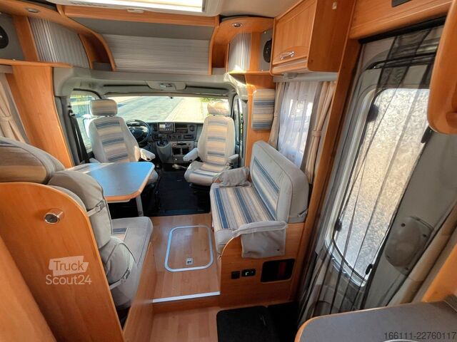 Yarı entegre karavan ADRIA 687 SP - Festbett - Automatik - Klima - AHK -