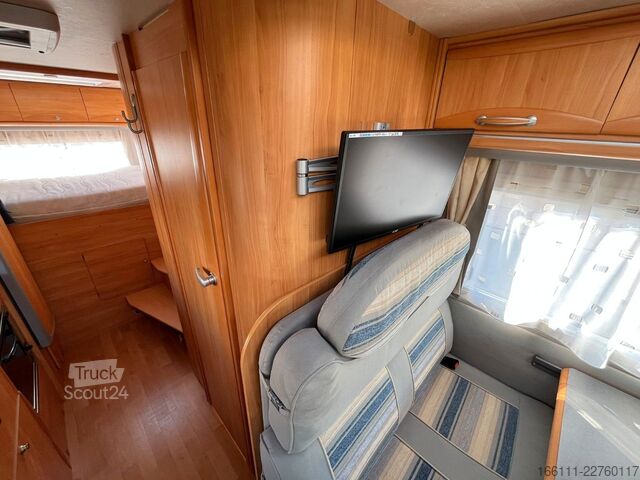 Yarı entegre karavan ADRIA 687 SP - Festbett - Automatik - Klima - AHK -