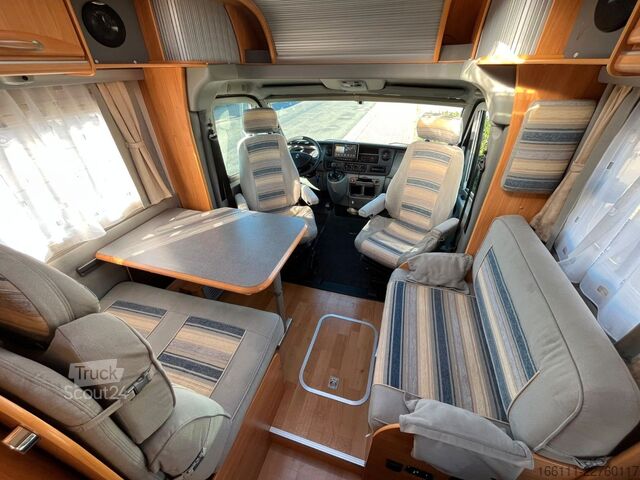 Yarı entegre karavan ADRIA 687 SP - Festbett - Automatik - Klima - AHK -