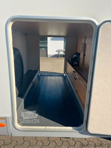 Yarı entegre karavan ADRIA 687 SP - Festbett - Automatik - Klima - AHK -