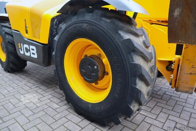 مناولة JCB 540-140 HI VIZ Diesel Stage V, 4x4x4 Drive, 13.8m